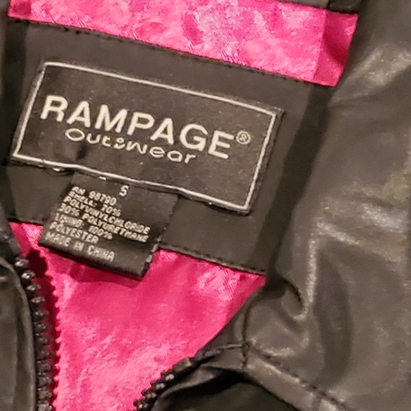 Black Coat {Rampage} - Picture 5 of 5